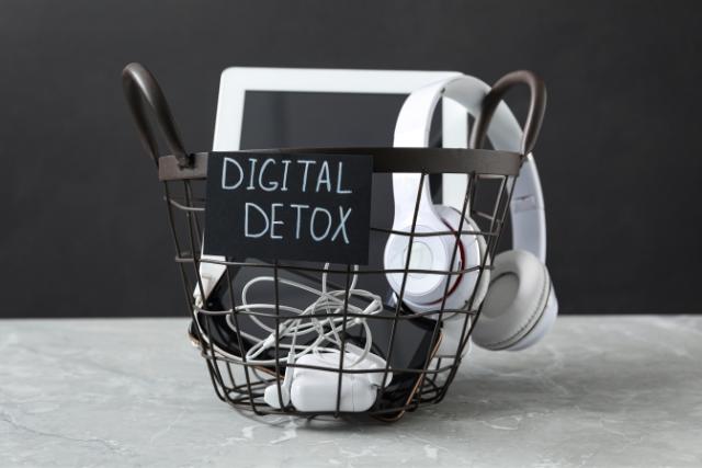Mediums can ground by doing a digital detox